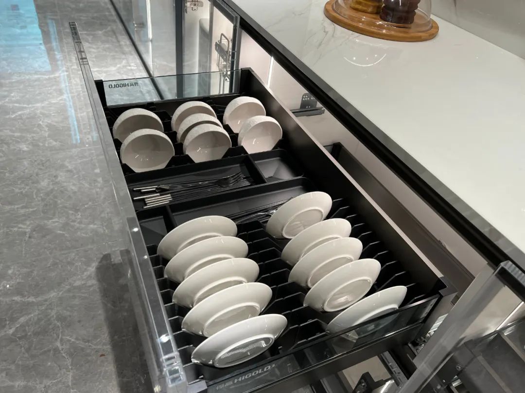 一體化抽屜拉籃，適合碗筷餐具收納